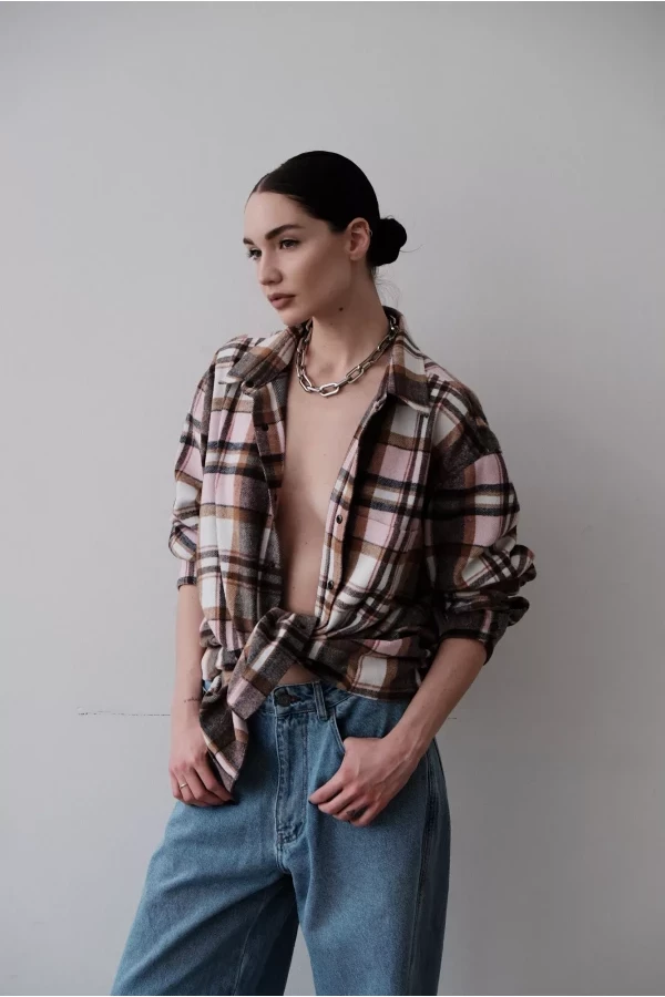 Джинсы и рубашка